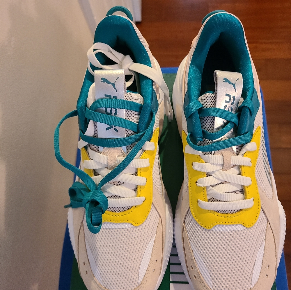 Puma Sneakers